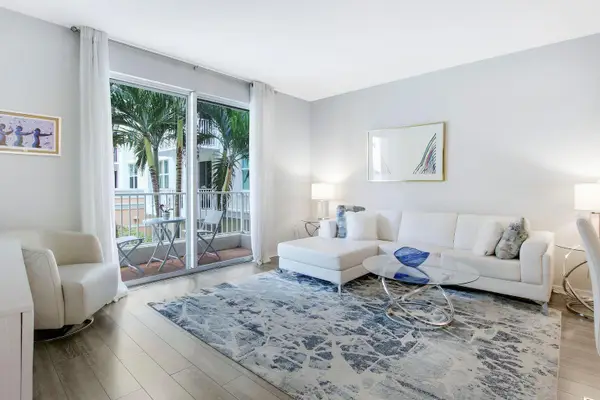 802 W Windward Way #206, Lantana, FL 33462