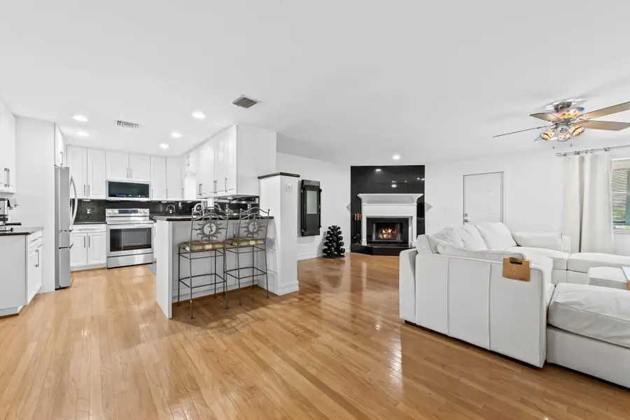 27 NE 16th Avenue, Pompano Beach, FL 33060 - #3