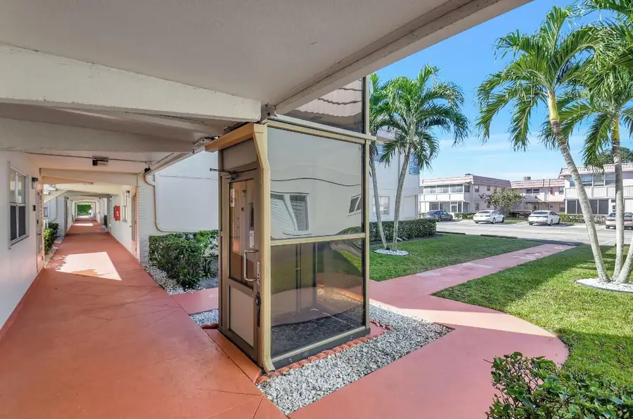325 Saxony G, Delray Beach, FL 33446 - #3