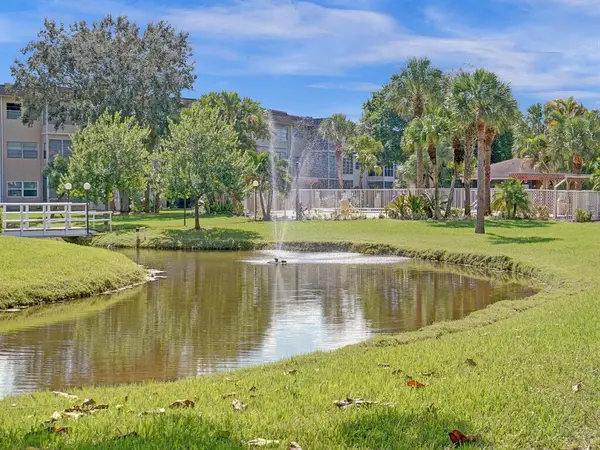 5041 W Oakland Park Boulevard #111, Lauderdale Lakes, FL 33313