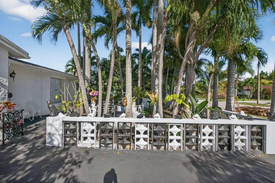 225 S Sequoia Drive, West Palm Beach, FL 33409 - #2