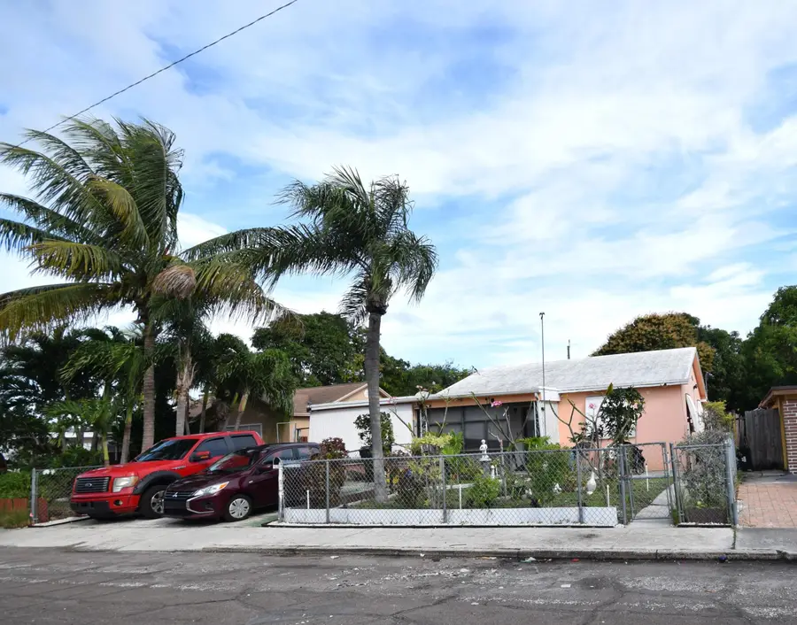 910 N C Street, Lake Worth Beach, FL 33460 - #2