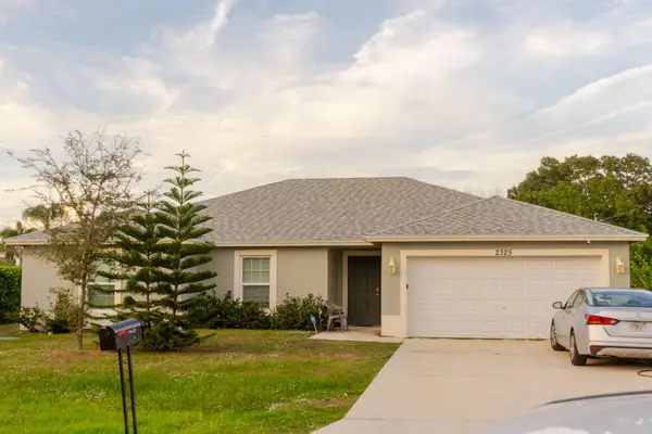 2325 SE Calcutta Circle, Port St Lucie, FL 34952