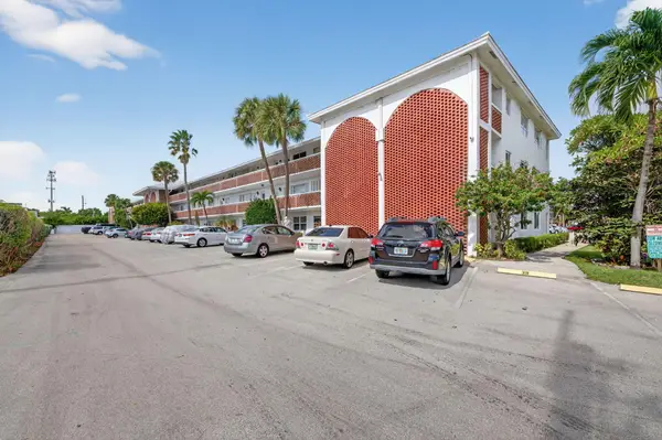 2050 NE 39th Street #S210, Lighthouse Point, FL 33064