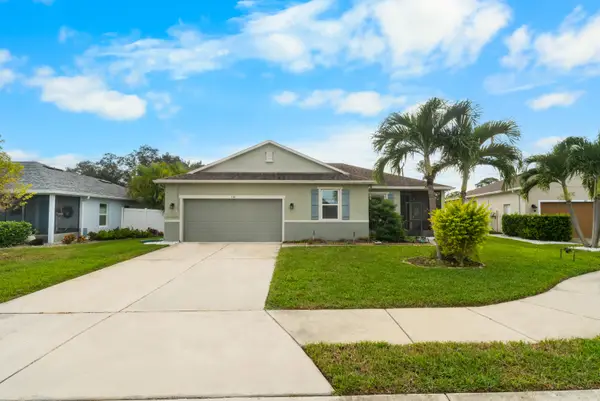 110 65th Avenue E, Bradenton, FL 34203