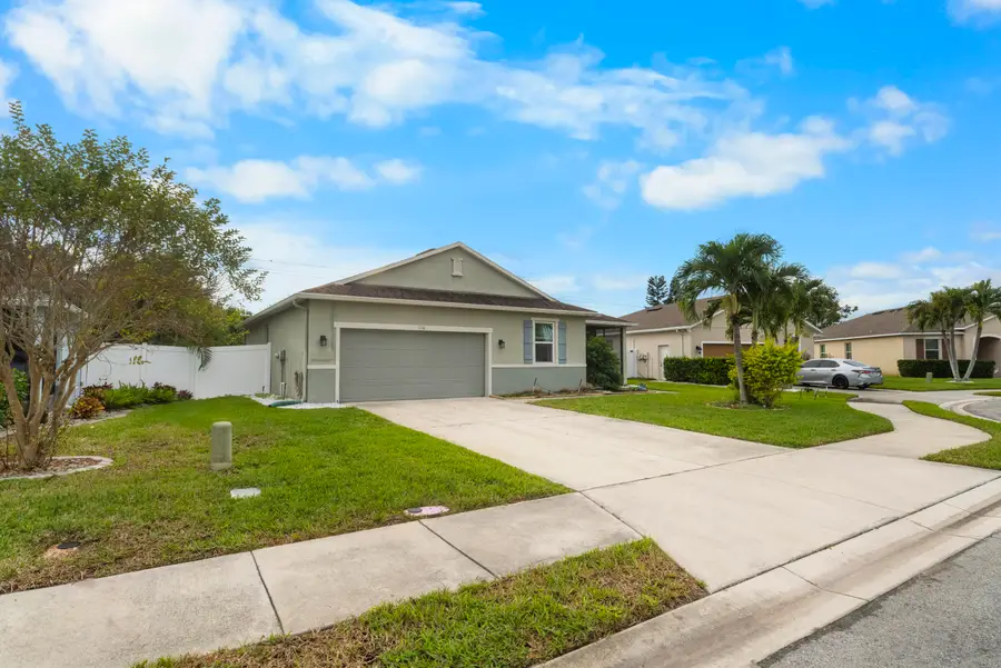 110 65th Avenue E, Bradenton, FL 34203 - #2
