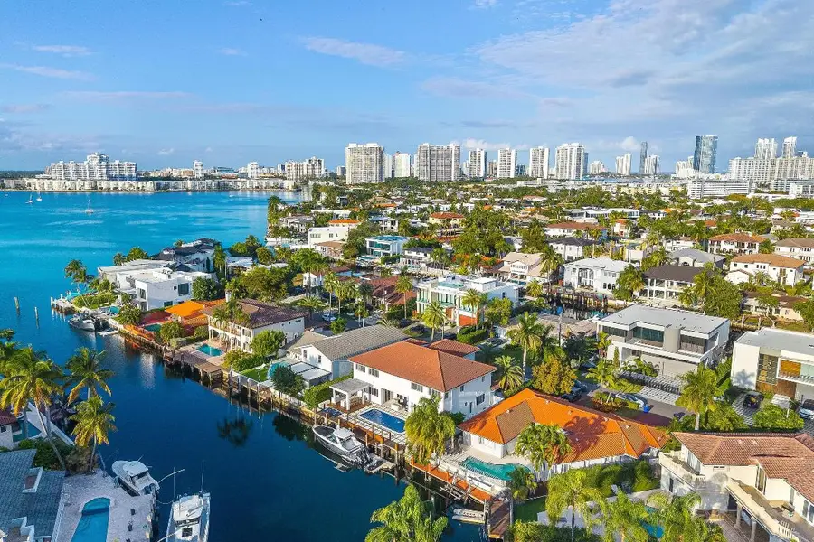 16430 NE 30th Avenue, Sunny Isles Beach, FL 33160 - #3