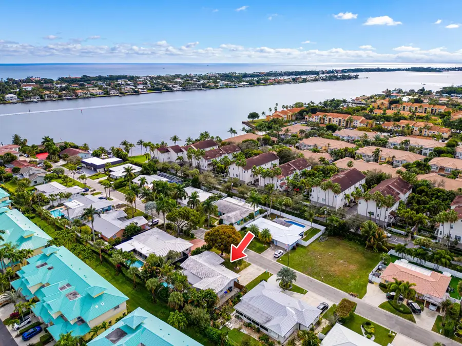 113 Park Lane E, Hypoluxo, FL 33462 - #3