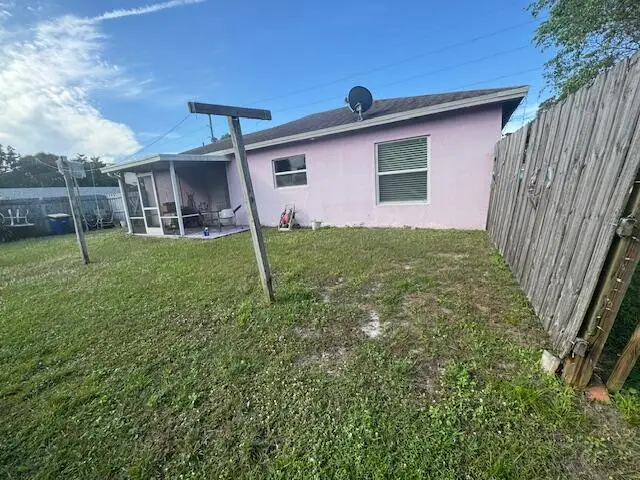 812 N 21st Street, Fort Pierce, FL 34950 - #2