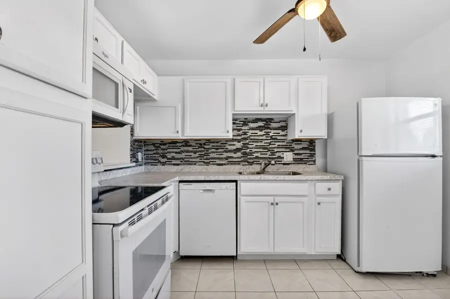 201 Oxford 600, West Palm Beach, FL 33417 - #3