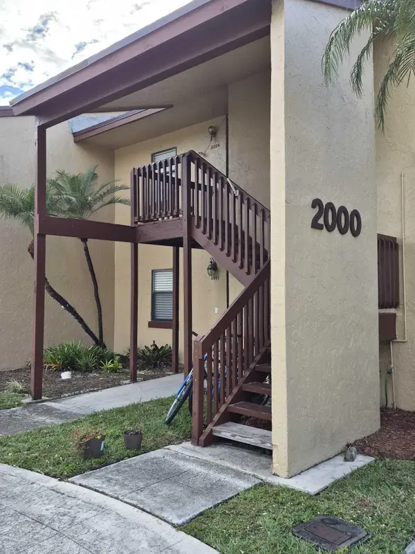 2006 Lakeview Drive W, West Palm Beach, FL 33411