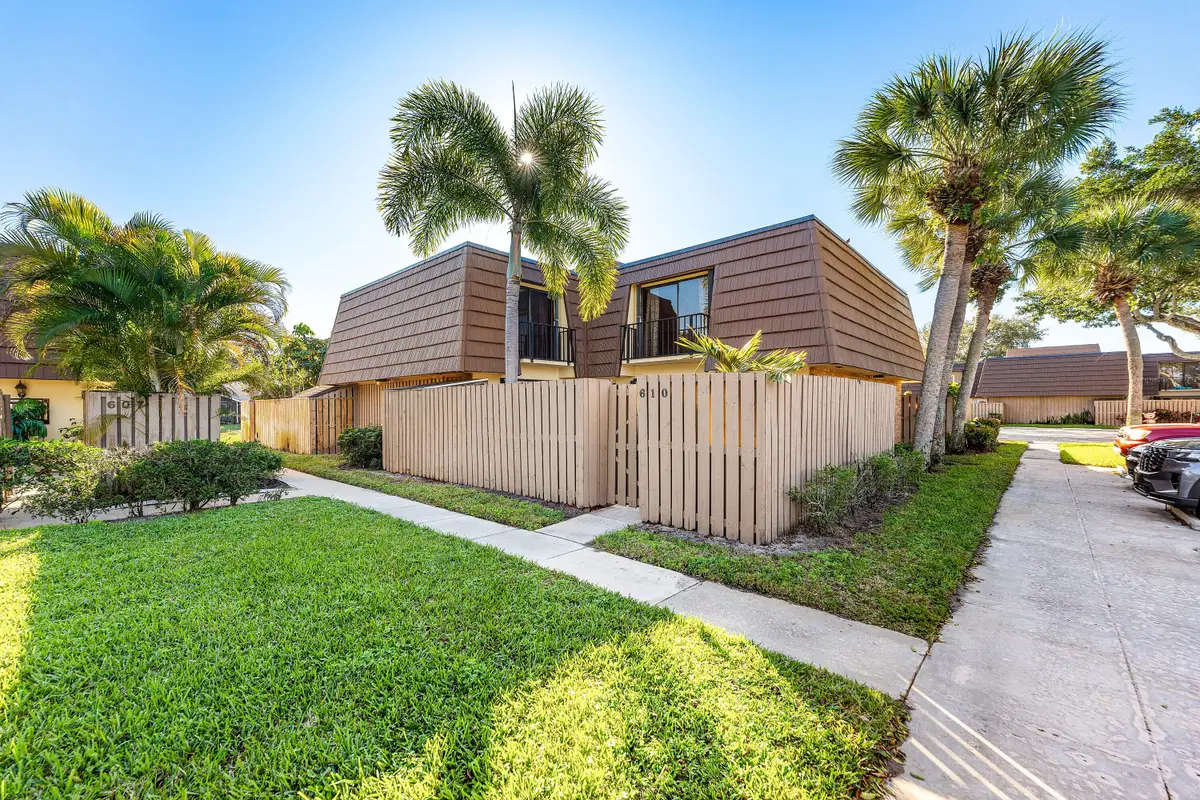610 6th Court, Palm Beach Gardens, FL 33410 - #1