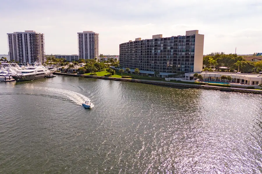 120 Lakeshore Drive #735, Juno Beach, FL 33408 - #3