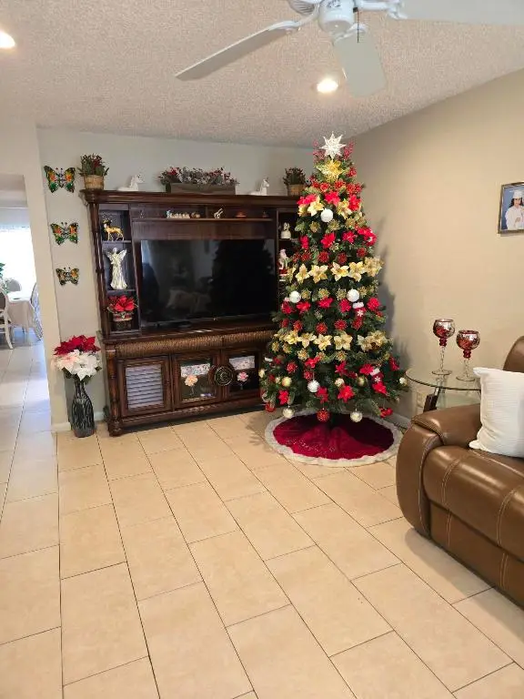 2396 Daphne Drive, West Palm Beach, FL 33415 - #2