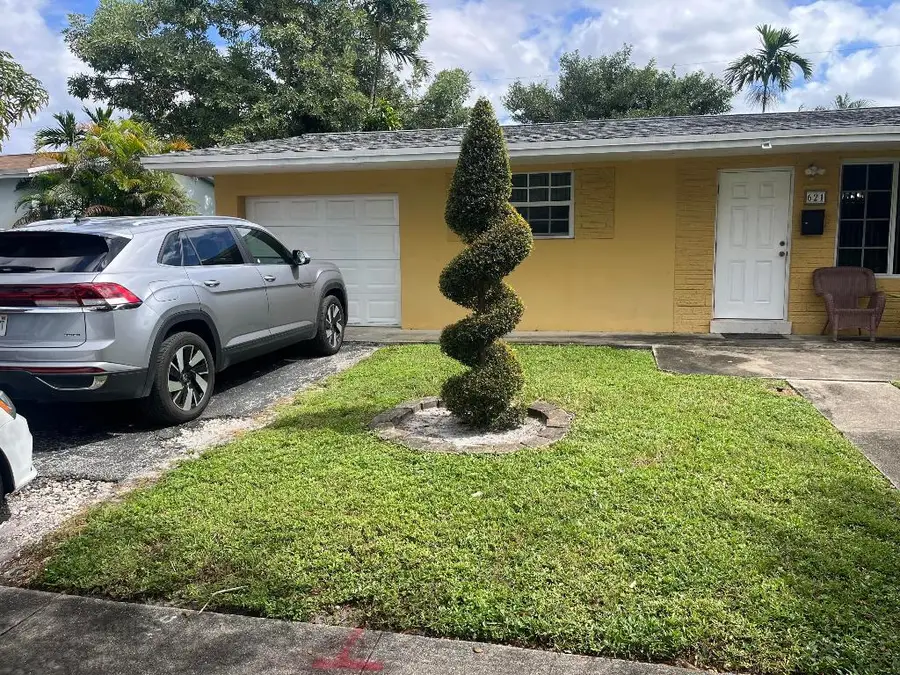 621 SW 68 Avenue, Hollywood, FL 33023 - #2