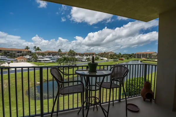 901 Seafarer Circle #306, Jupiter, FL 33477