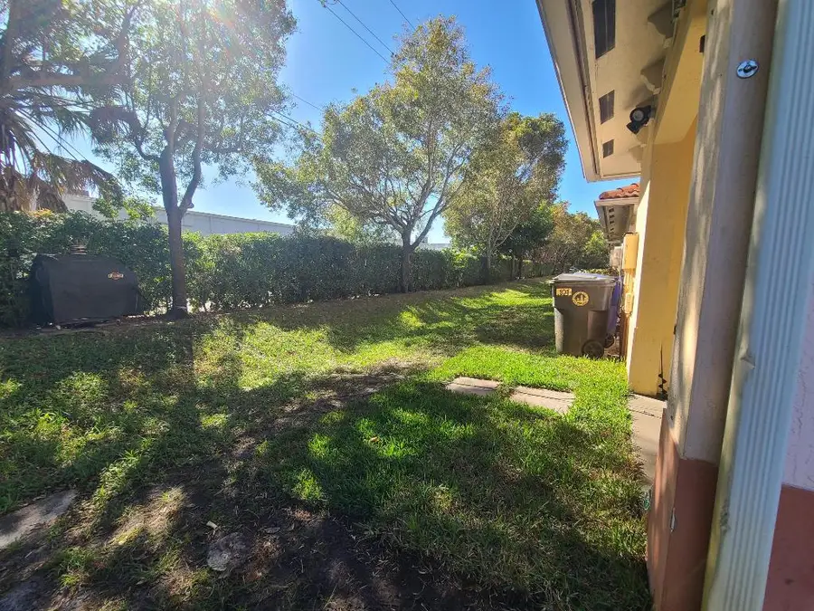 102 S Santa Catalina Circle, Pompano Beach, FL 33068 - #3