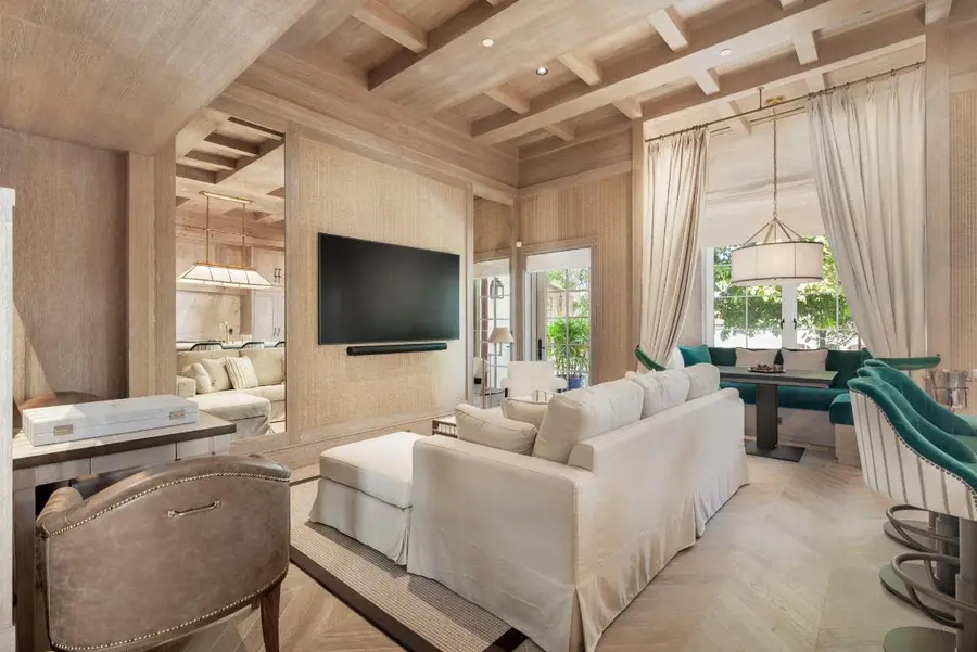 236 Phipps Plaza #201, Palm Beach, FL 33480 - #3