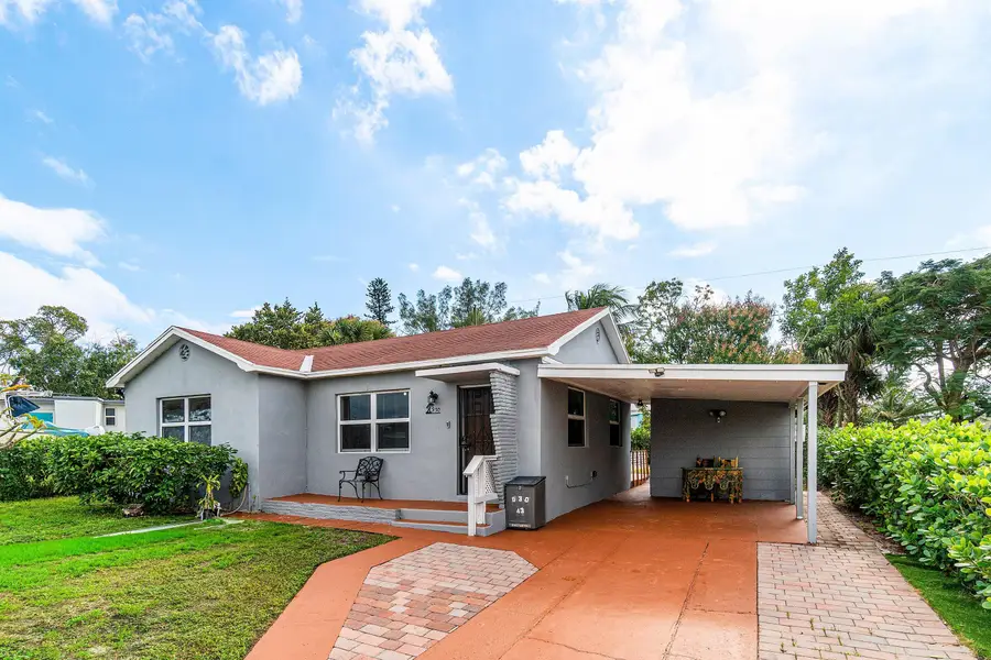 930 43rd Street, West Palm Beach, FL 33407 - #3