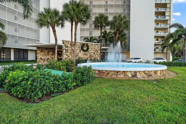 336 Golfview Road #719, Juno Beach, FL 33408