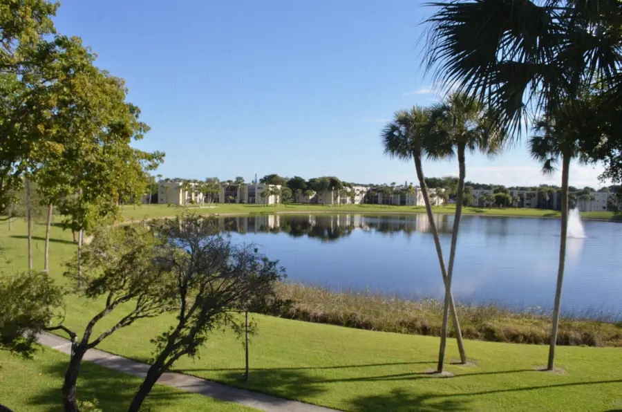 5220 Las Verdes Circle #312, Delray Beach, FL 33484 - #3