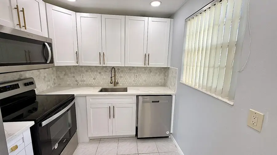 81 Markham E, Deerfield Beach, FL 33442 - #3