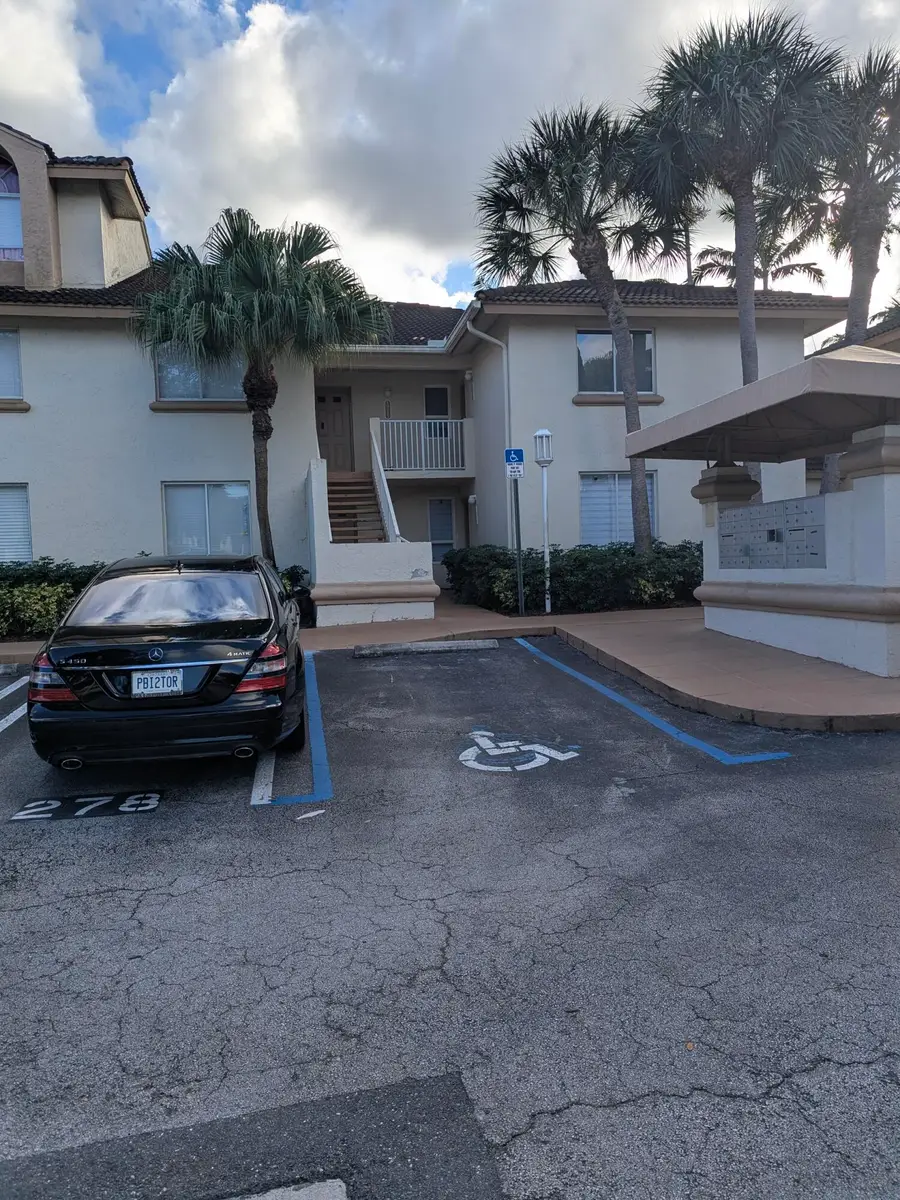 19117 Glenmoor Drive, West Palm Beach, FL 33409 - #2