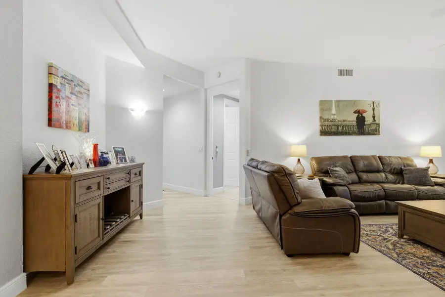 7961 Exeter Blvd E #102, Tamarac, FL 33321 - #3