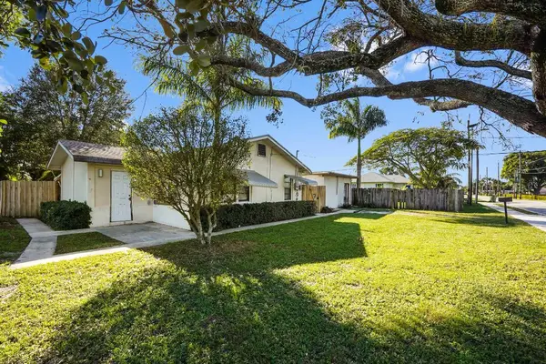 3858 Lakewood Road, Lake Worth Beach, FL 33461