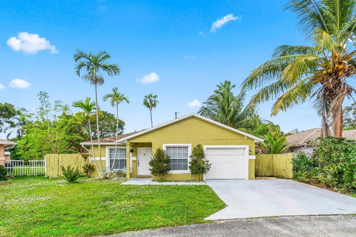5697 Boynton Bay Circle, Boynton Beach, FL 33437 - #1