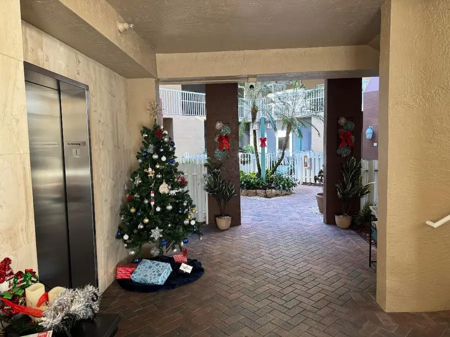 7715 Southampton Terrace #405, Tamarac, FL 33321 - #3