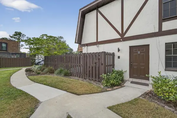 102 Weybridge Circle #B, West Palm Beach, FL 33411
