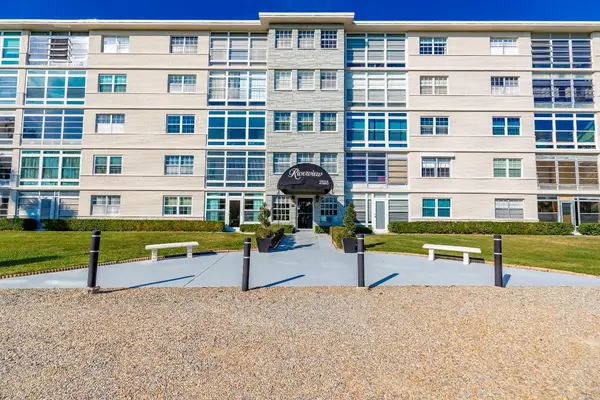 2333 Indian River Boulevard #108, Vero Beach, FL 32960