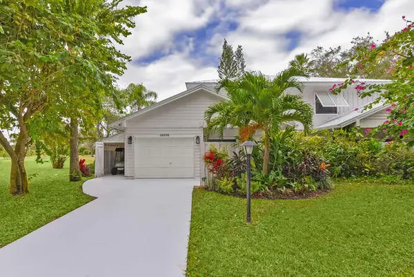 12698 SE Cascades Court, Hobe Sound, FL 33455