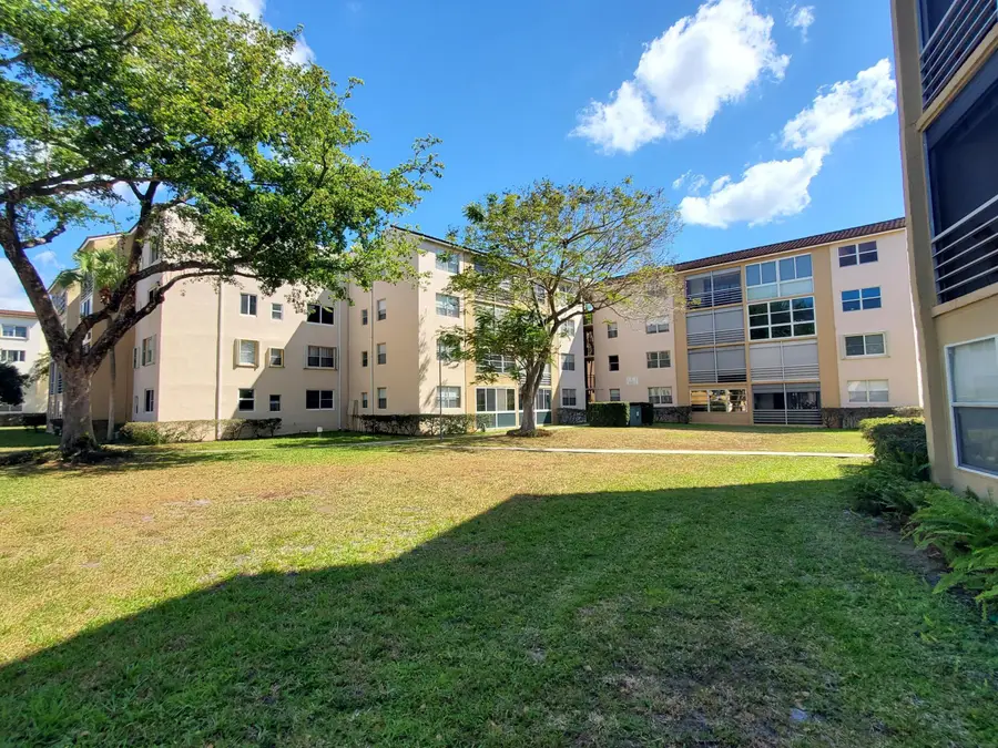 2811 Somerset Drive #404, Lauderdale Lakes, FL 33311 - #2