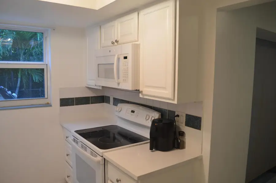 658 NE 6th Court E #E, Boynton Beach, FL 33435 - #2