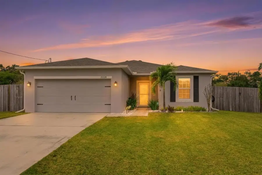 2220 SE Lucaya Street, Port Saint Lucie, FL 34952 - #2