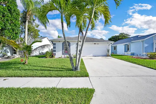 5221 Arbor Glen Circle, Lake Worth, FL 33463