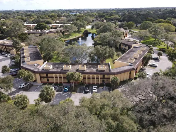 830 SW 9th Street Circle #104, Boca Raton, FL 33486