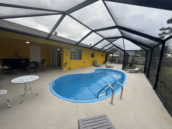 882 SE Walters Terrace, Port St Lucie, FL 34983