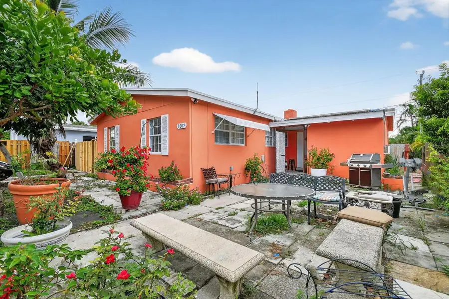 1007 Almeria Road, West Palm Beach, FL 33405 - #2