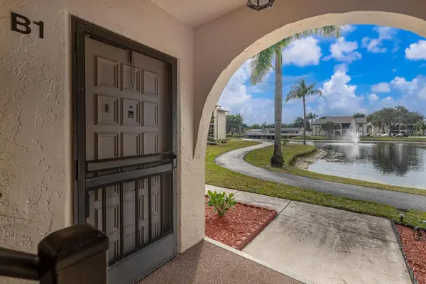 128 Lake Pine Circle #B-1, Greenacres, FL 33463