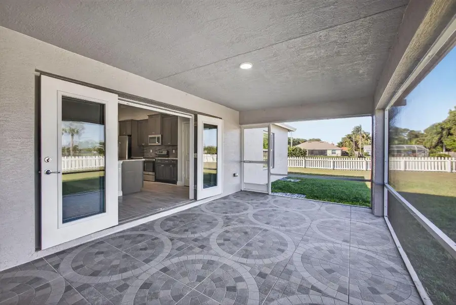 2501 SE Mariposa Avenue, Port Saint Lucie, FL 34952 - #2