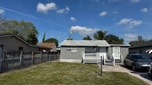 5645 Papaya Road, West Palm Beach, FL 33413