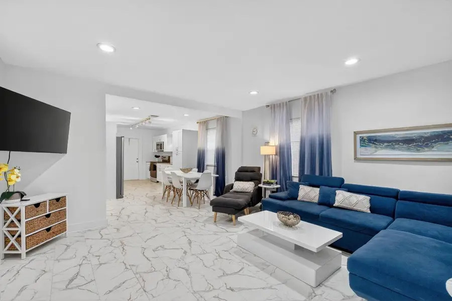 698 NE 36th Street, Oakland Park, FL 33334 - #2