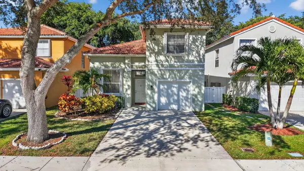 6765 Green Island Circle, Greenacres, FL 33463