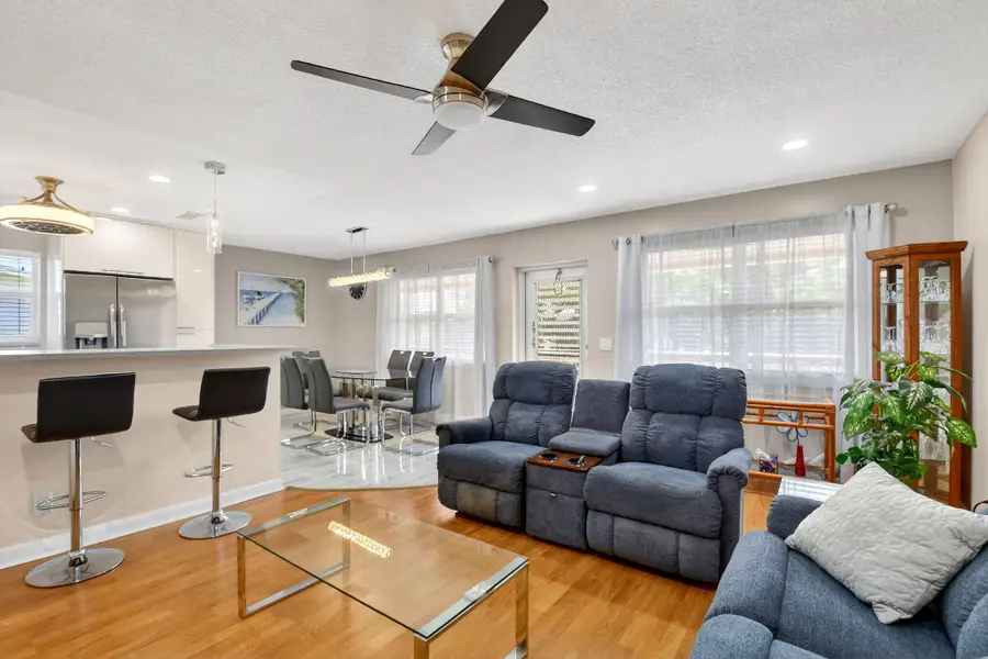 209 Somerset K, West Palm Beach, FL 33417 - #3