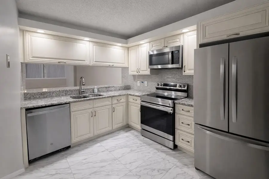 3826 Whitehall Drive #305, West Palm Beach, FL 33401 - #2