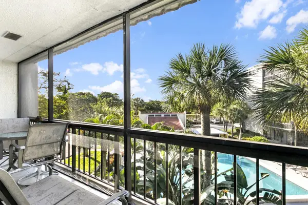 2550 Presidential Way #301, West Palm Beach, FL 33401