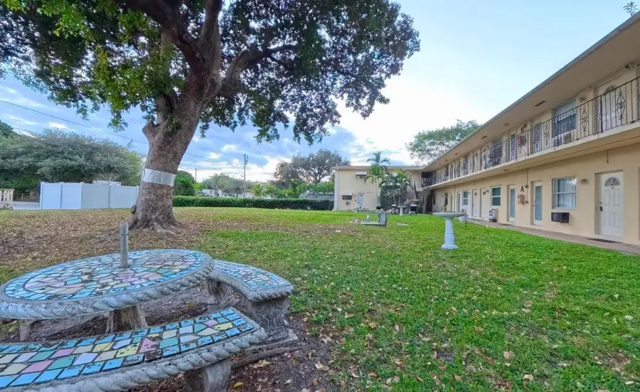 2621 Grant Street #10a, Hollywood, FL 33020 - #3